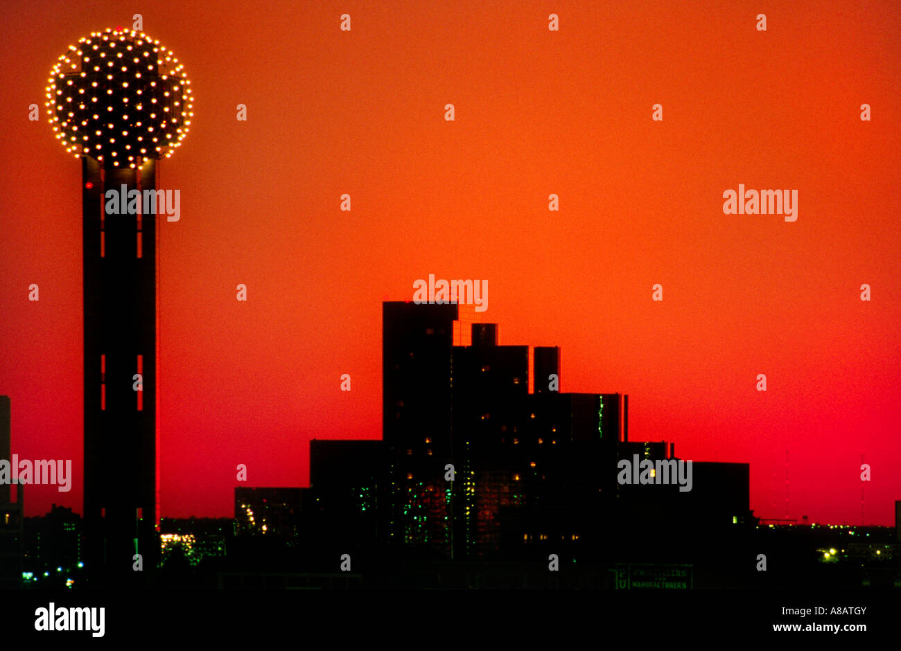 DALLAS TEXAS skyline at sunset Stock Photo Alamy