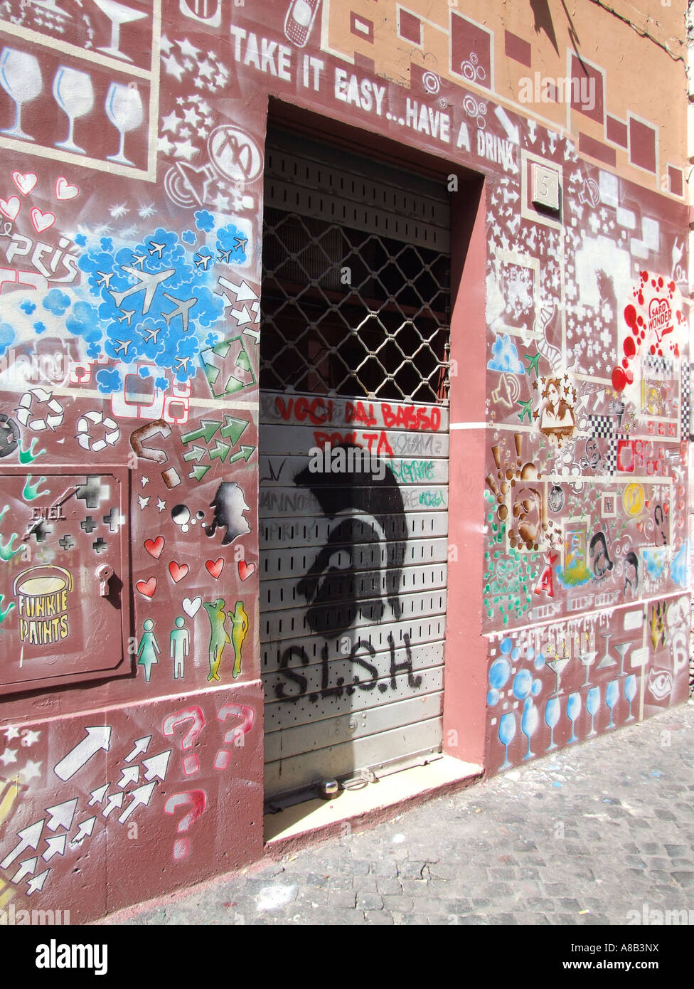 graffiti in the san lorenzo area of rome, italy Stock Photo - Alamy
