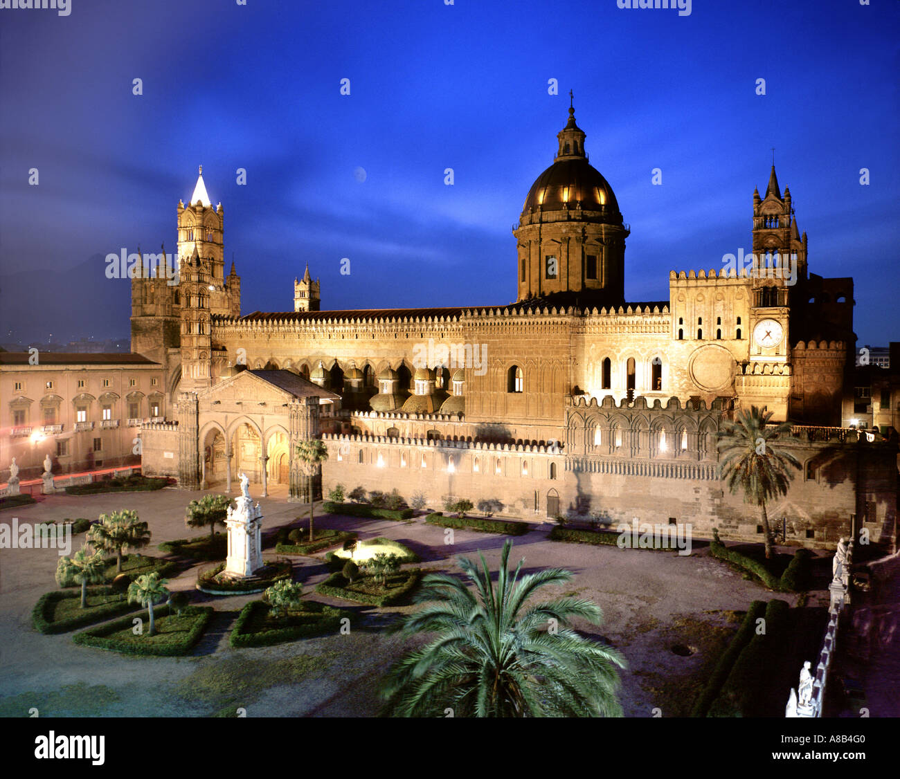 IT - SICILY:  The Cathedral at Palermo at night Stock Photo