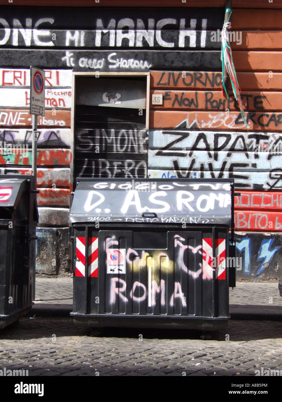 graffiti in the san lorenzo district of rome Stock Photo - Alamy