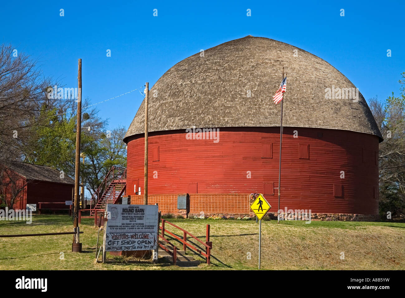 Historic Round Barn on Route 66 Arcadia Oklahoma USA Stock Photo