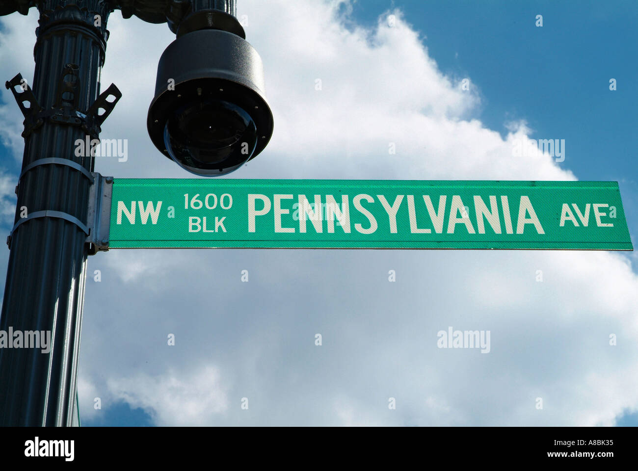 The Presidential White House at 1600 Pennsylvania Ave Stock Photo Alamy