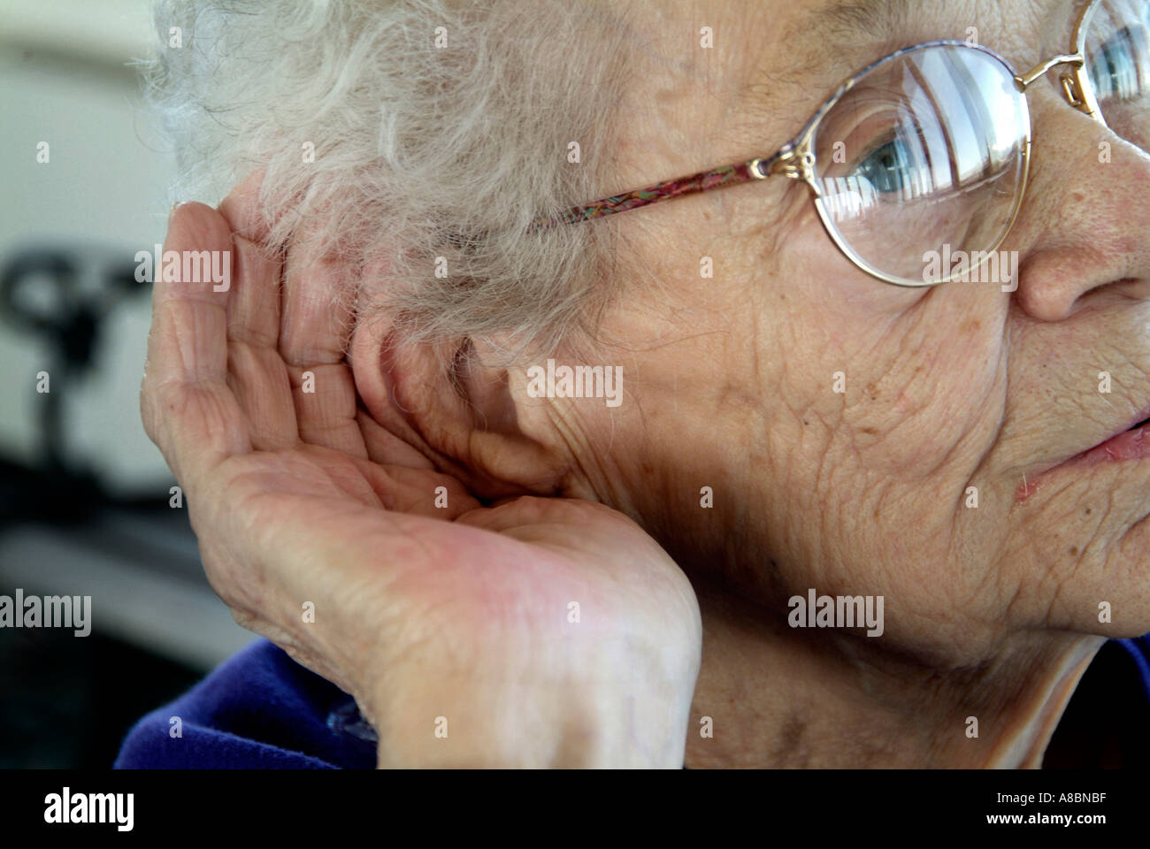 the-ageing-hands-of-a-senior-female-stock-photo-alamy
