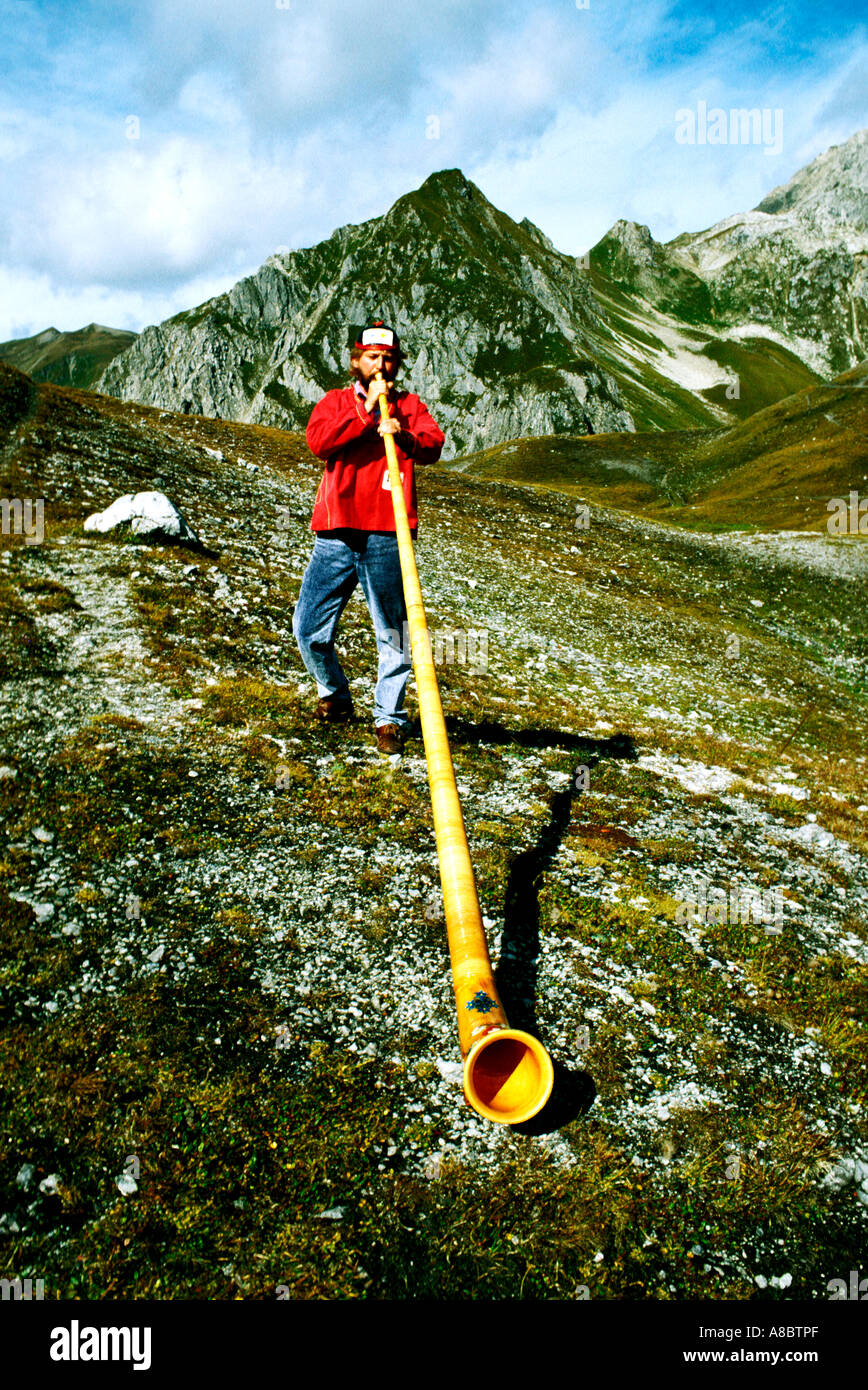 Davos Switzerland Alpine Horn Traditional Swiss Music Stock Photo Alamy Unlike in other alpine countries, ländler not only includes dances in three quarter time. https www alamy com davos switzerland alpine horn traditional swiss music image6887790 html