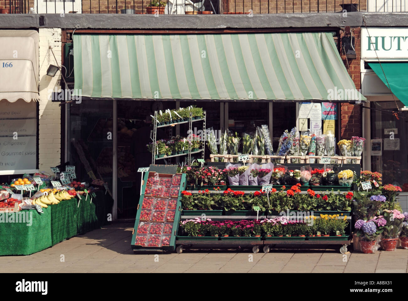 Greengrocers greengrocer green grocer hi-res stock photography and ...
