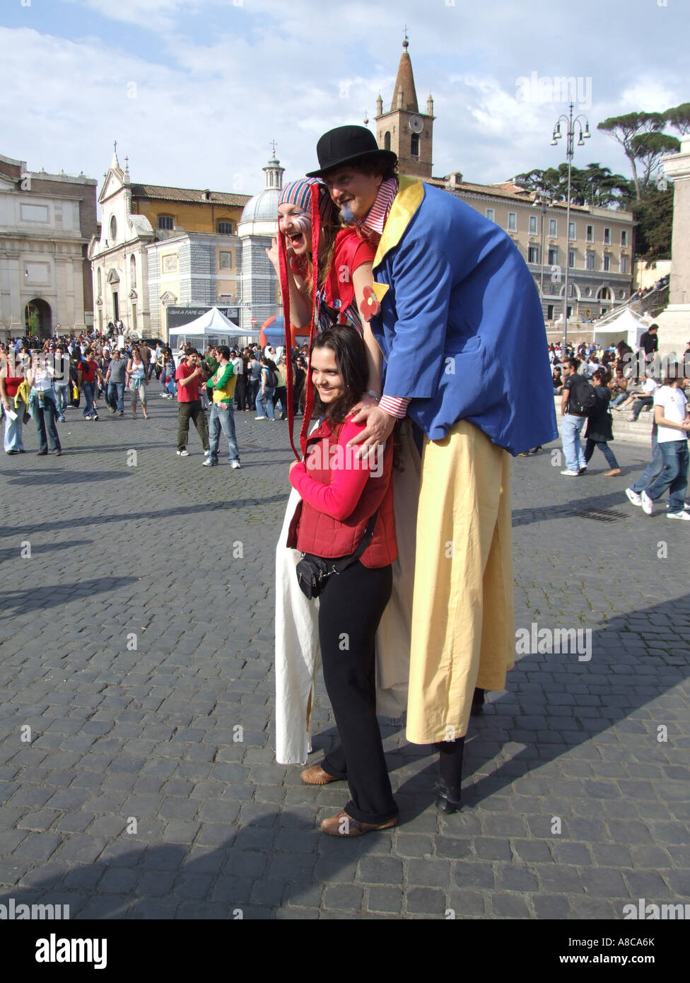 street entertainer at piazza del popolo rome Stock Photo - Alamy