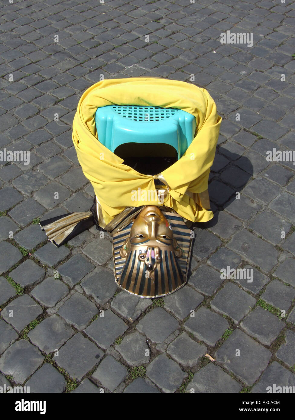 street entertainer in rome Stock Photo - Alamy