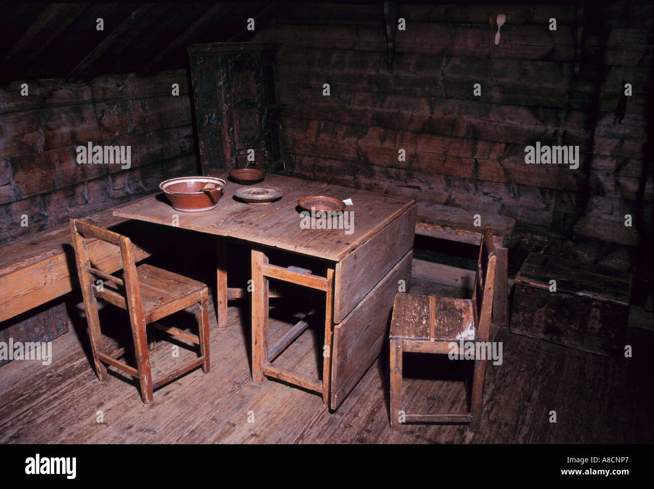 rustic poor farmhouse cabin dinning furniture Stock Photo Alamy