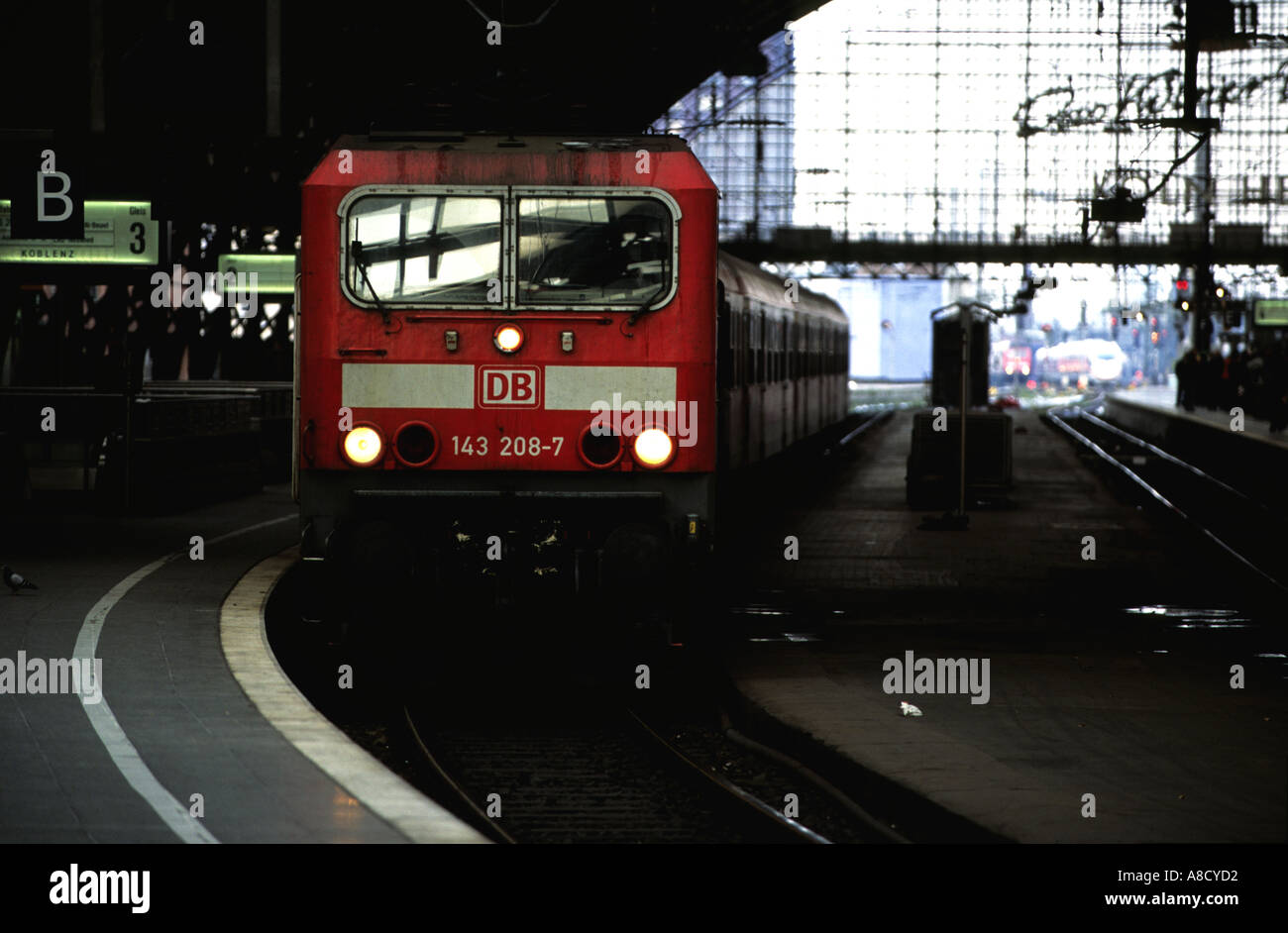 German Railways S-Bahn passenger train, Hauptbahnhof, Cologne, North Rhine-Westphalia, Germany. Stock Photo