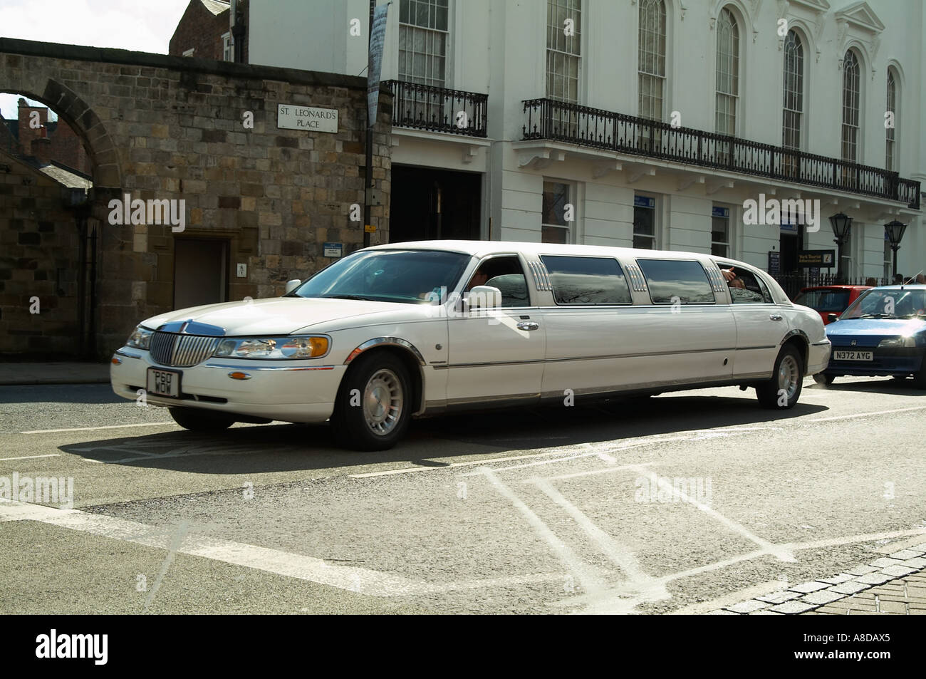 Limo, limousines, Lincoln, stretch, stretched, car, transport, in, England, uk, long, wheelbase, minibus, party, night, out, wed Stock Photo