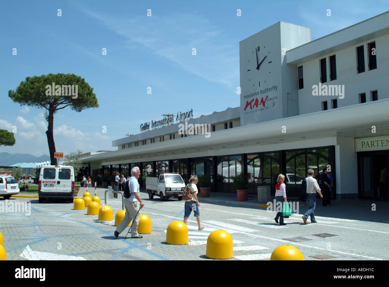 Pisa galilei international airport hires stock photography and images Alamy