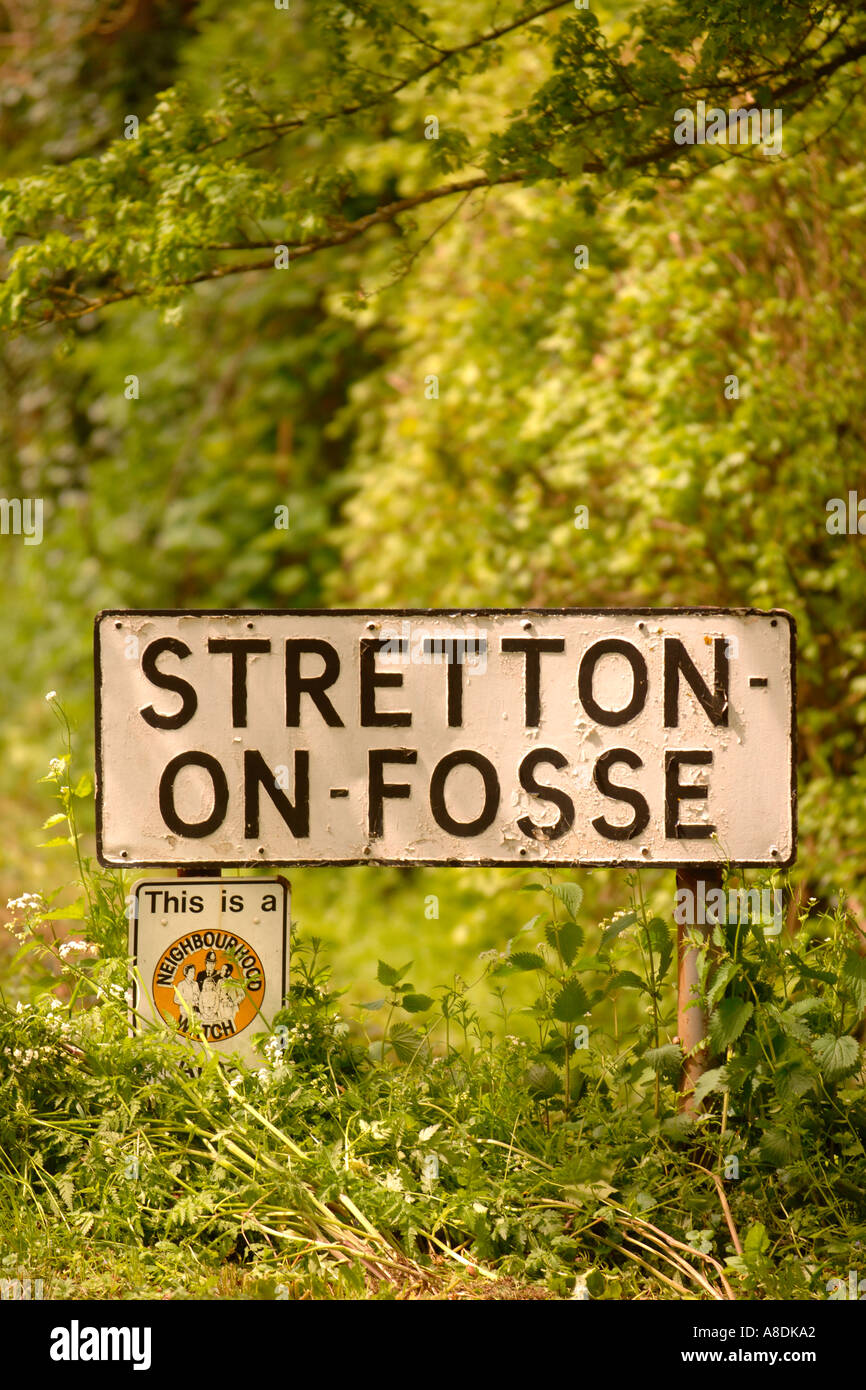 A ROAD SIGN ON THE OUTSKIRTS OF THE VILLAGE OF STRETTON ON FOSSE WARWICKSHIRE UK Stock Photo