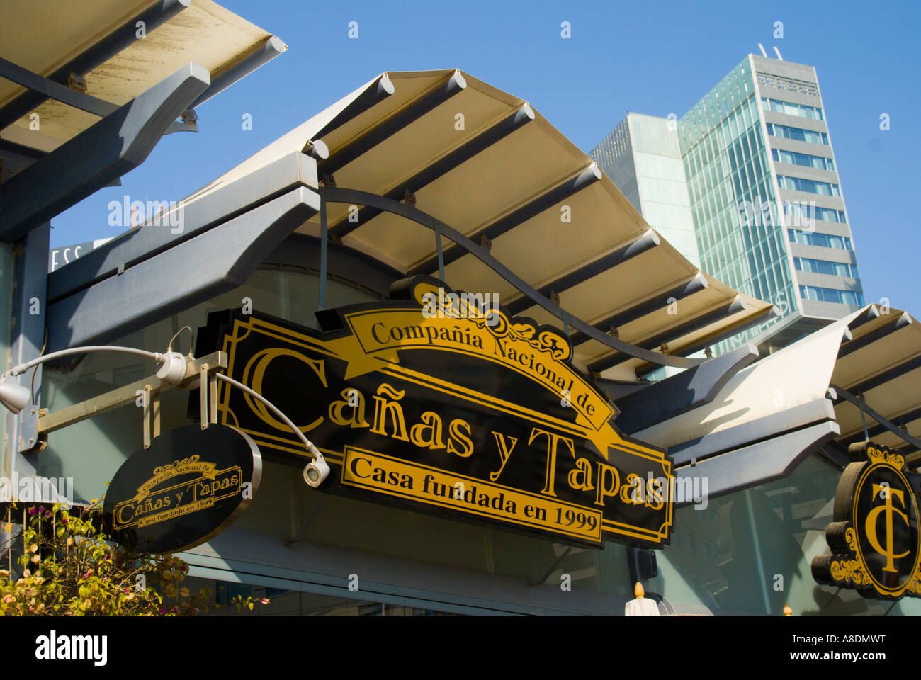 Cañas y tapas hires stock photography and images Alamy