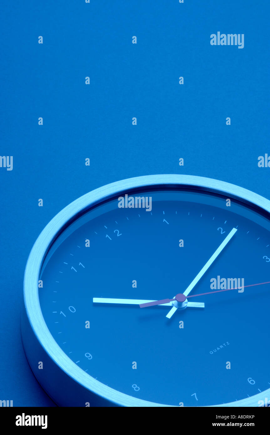 Office clock hi-res stock photography and images - Alamy