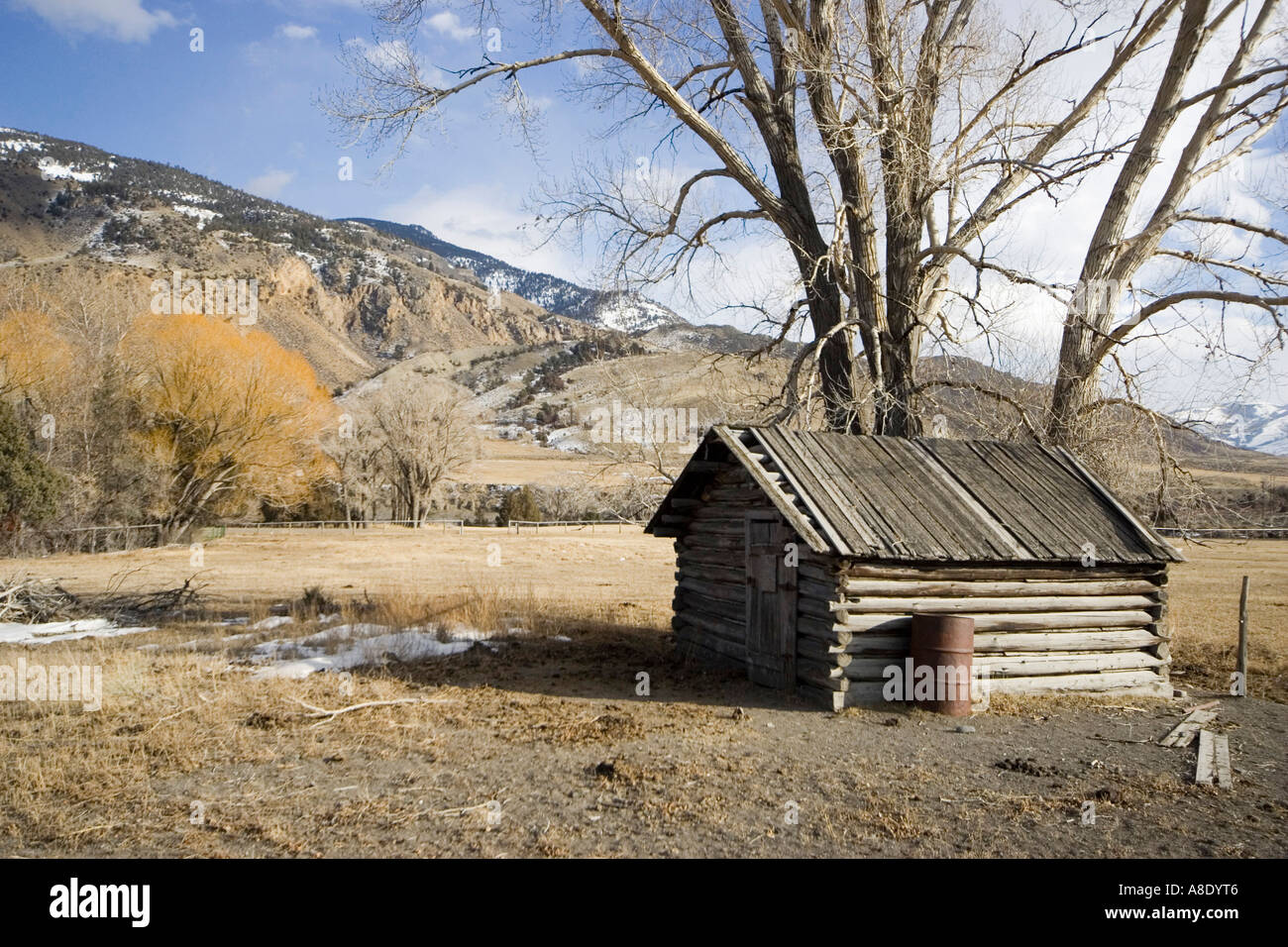 Old Log Cabin Near Gardiner Montana Stock Photo 6899141 Alamy