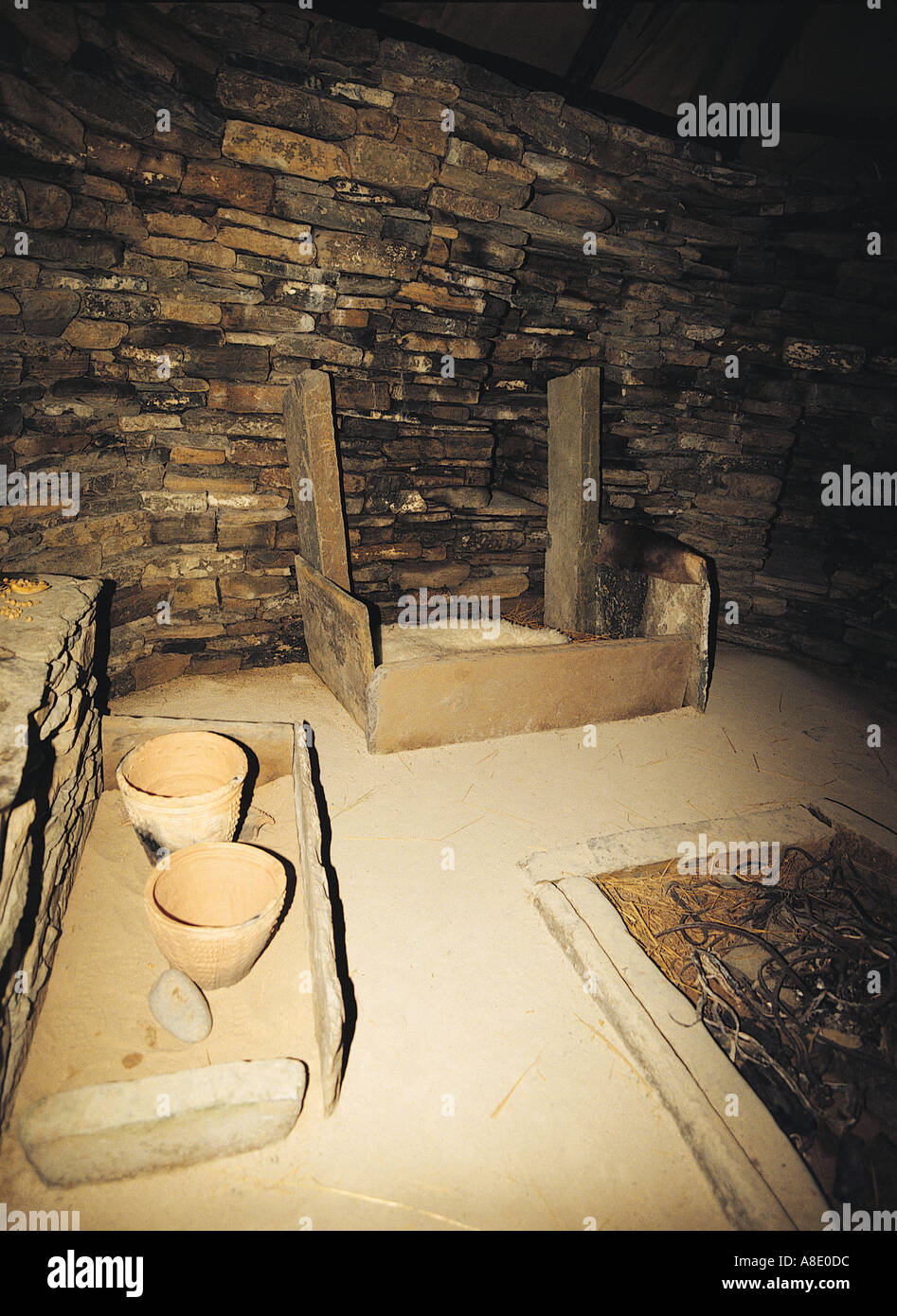 dh Replica SKARA BRAE ORKNEY Pots and box bed inside replica of