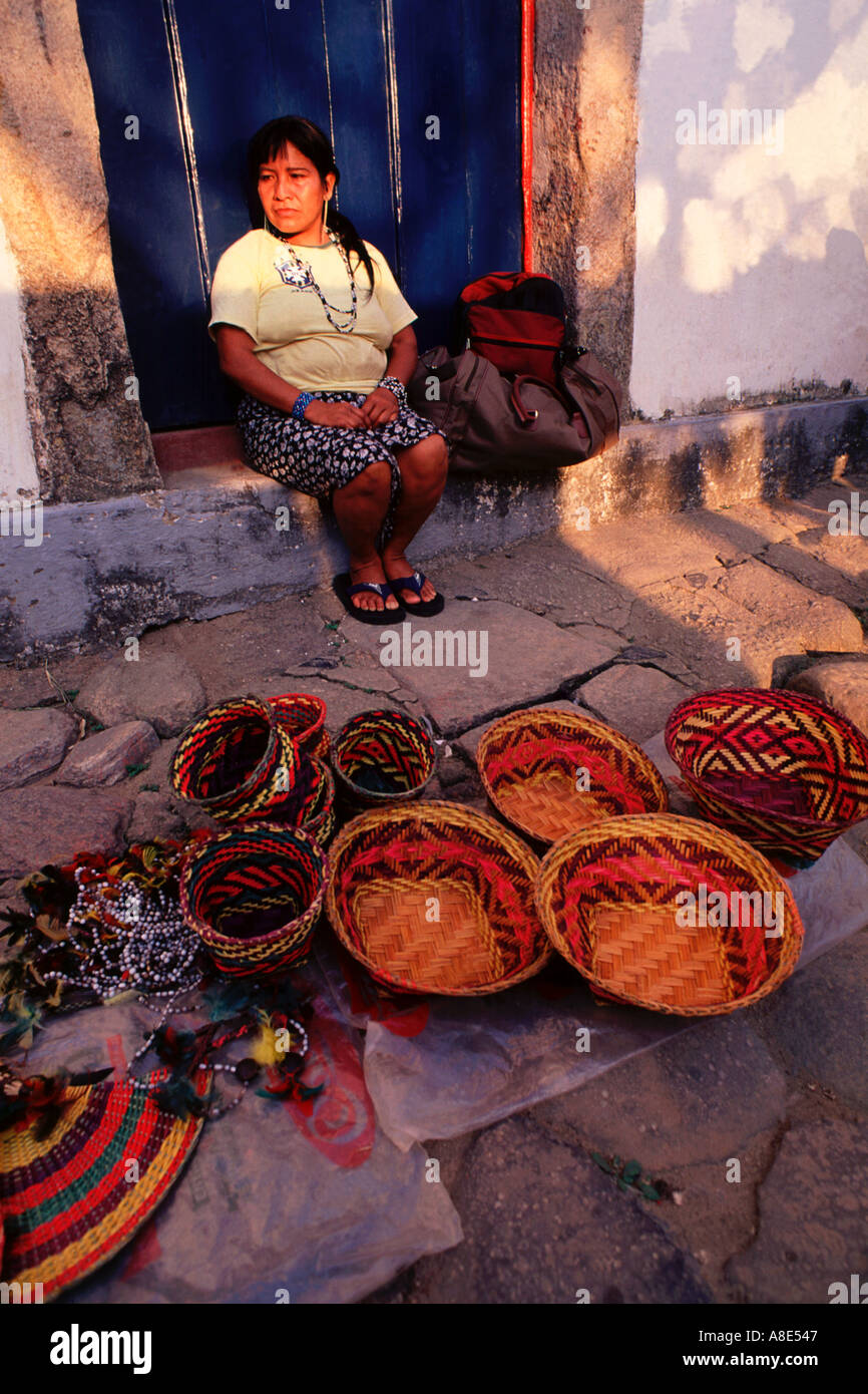 Indian art and craft hi-res stock photography and images - Alamy