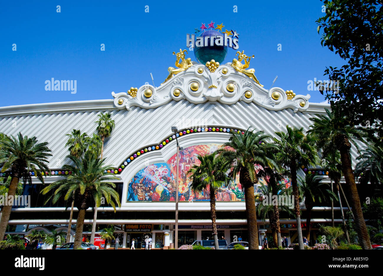 Las Vegas - Facade of Harrah's famous Hotel and Casino on the Strip ...