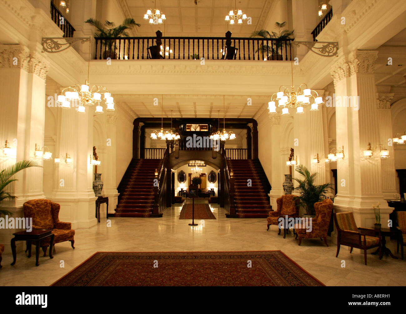 Lobby Of The Raffles Hotel In Singapore A8ERH1 