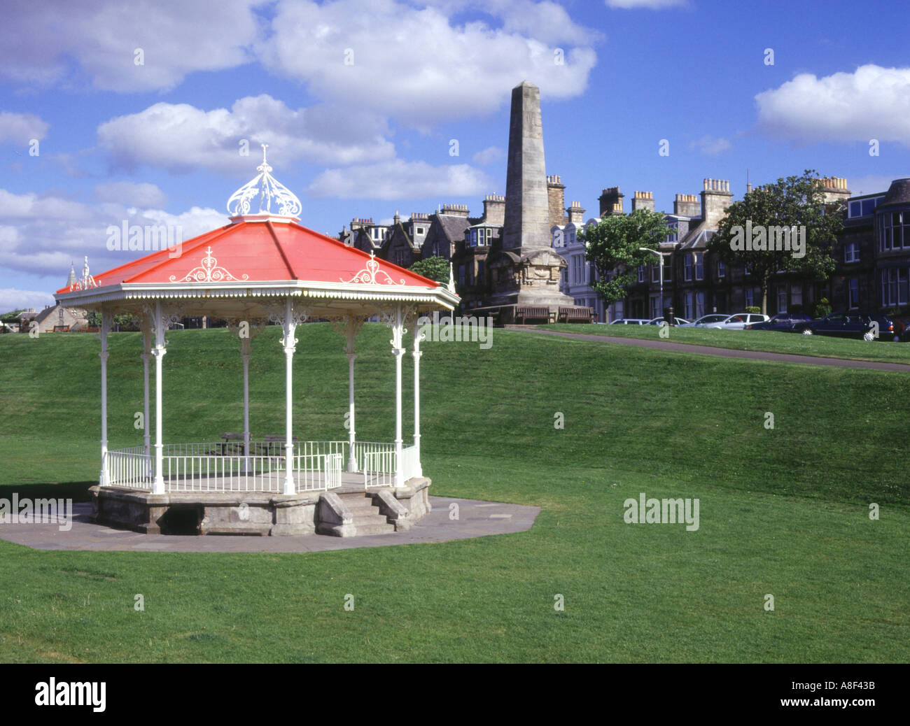 dh The Scores ST ANDREWS FIFE Bandstand and Martyrs memorial Stock Photo Alamy