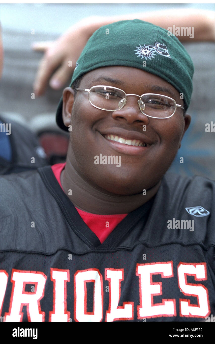 Teenage black boy smiling face hi-res stock photography and images - Alamy
