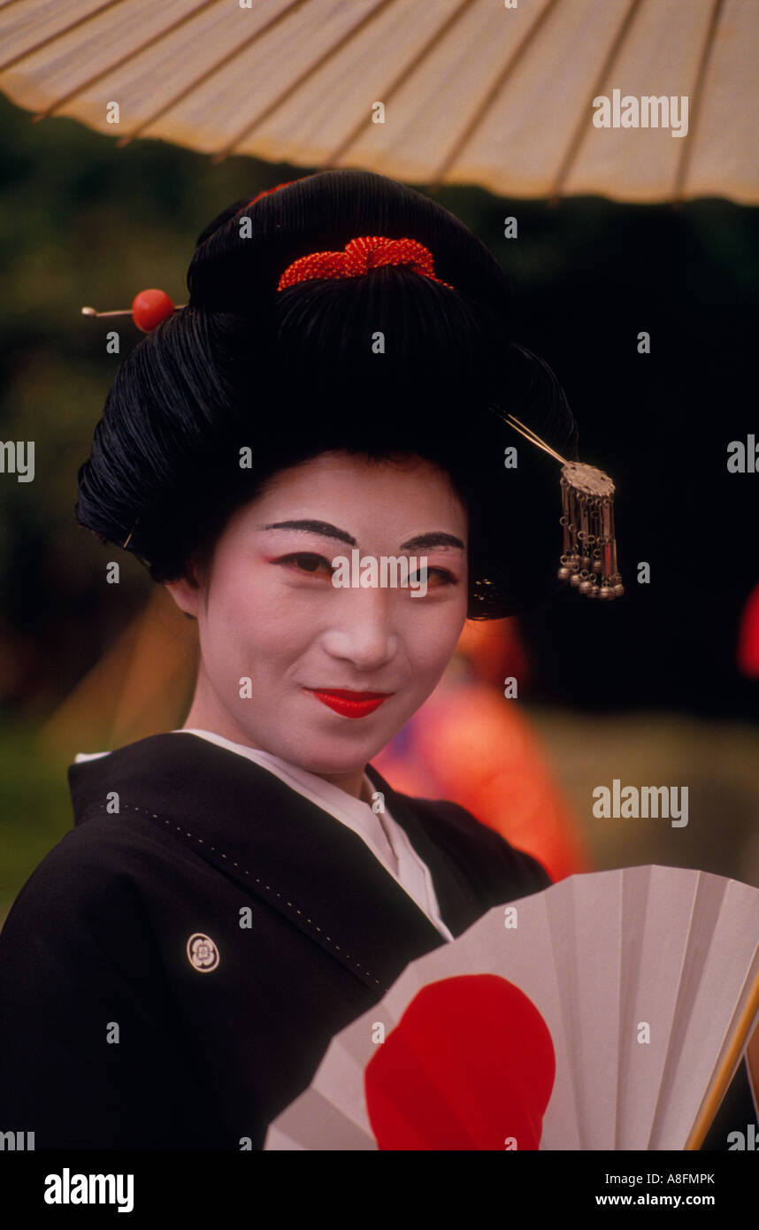 Japanese woman in traditional costume kimono Japan Stock Photo - Alamy