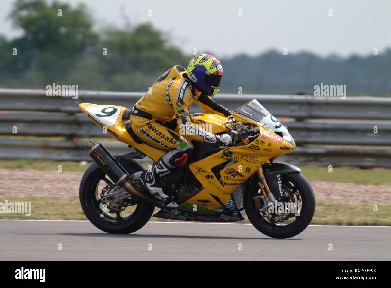 Kawasaki zx 10r hi-res stock photography and images - Alamy Kawasaki zx 10r hi-res stock photography and images - Alamy