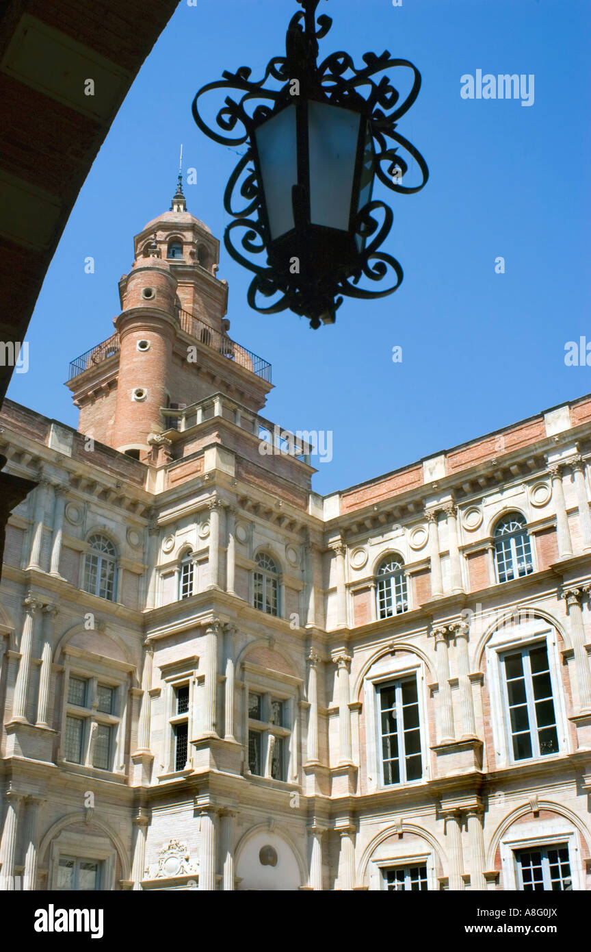 'Toulouse France' 'Public Monument' 'Art Museum' 'Fondation Bemberg' in 'Ho-tel d'Assezat' Mansion Detail Courtyard with Lamp Stock Photo