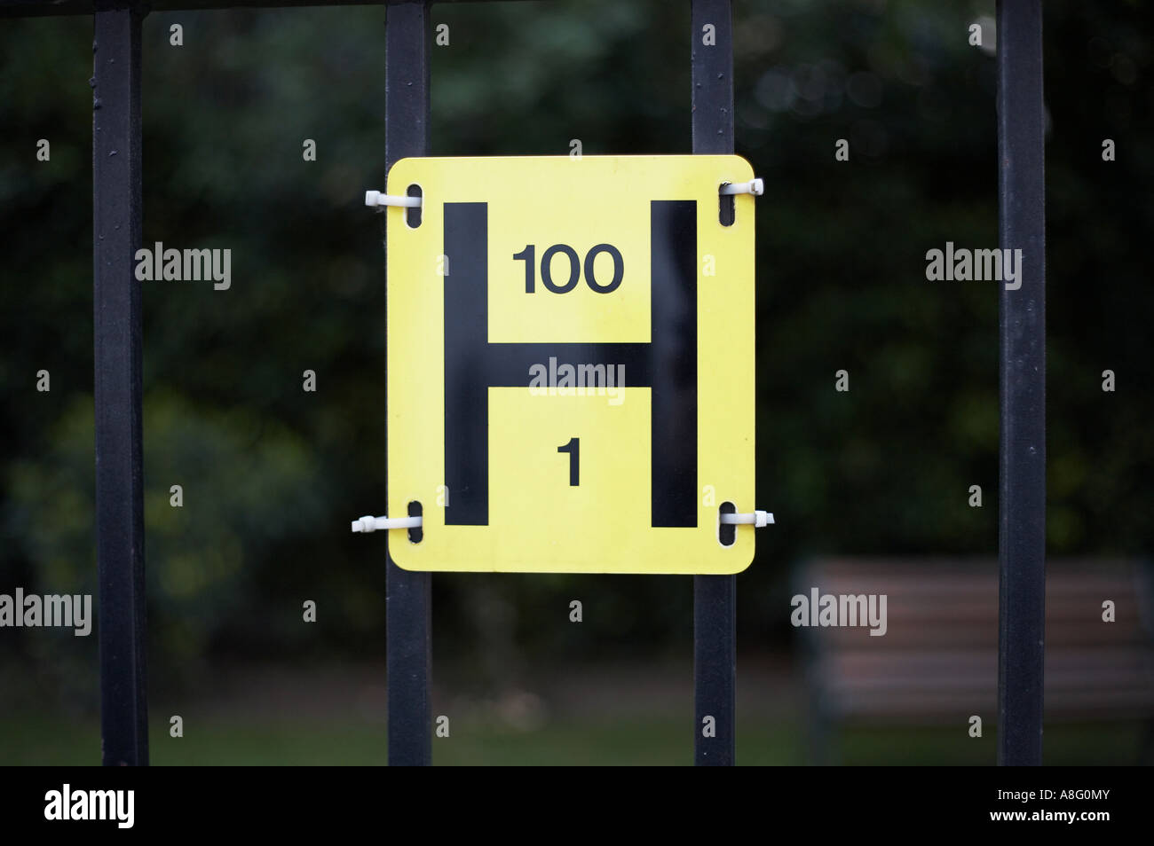 Uk fire hydrant sign hi-res stock photography and images - Alamy