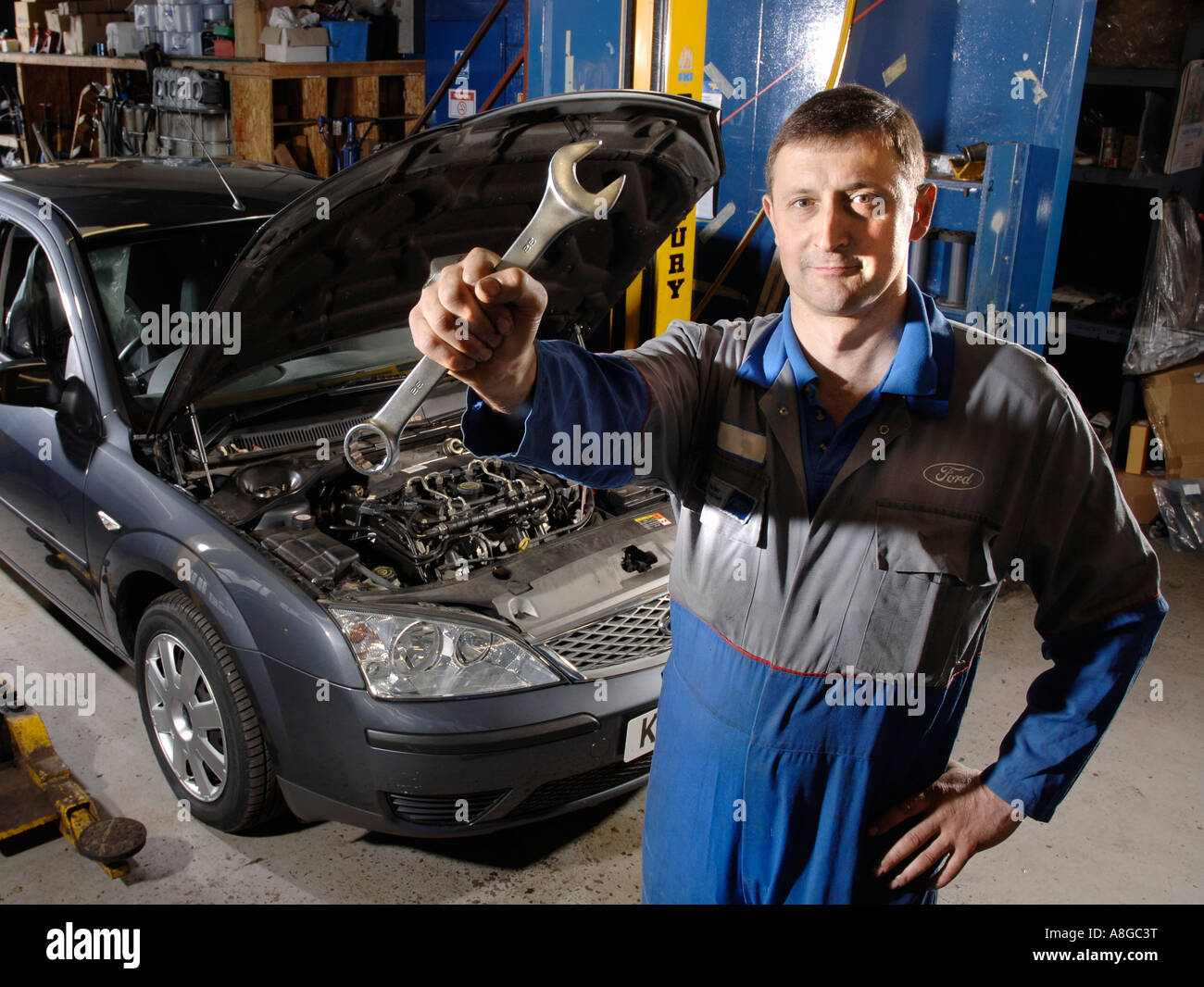 motor mechanic stock photo 12096491 alamy motor mechanic