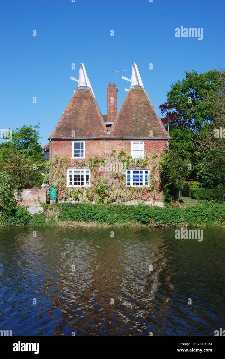 Oast House on the river medway at Yalding Near Maidstone kent Stock
