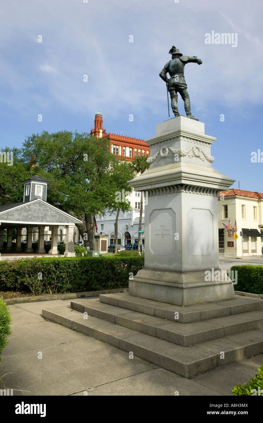 Looking in to the market place and at Ponce de Leon's statue in St