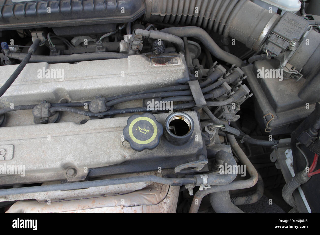 Before checking or servicing in the engine compartment Before checking or servicing in the engine compartment