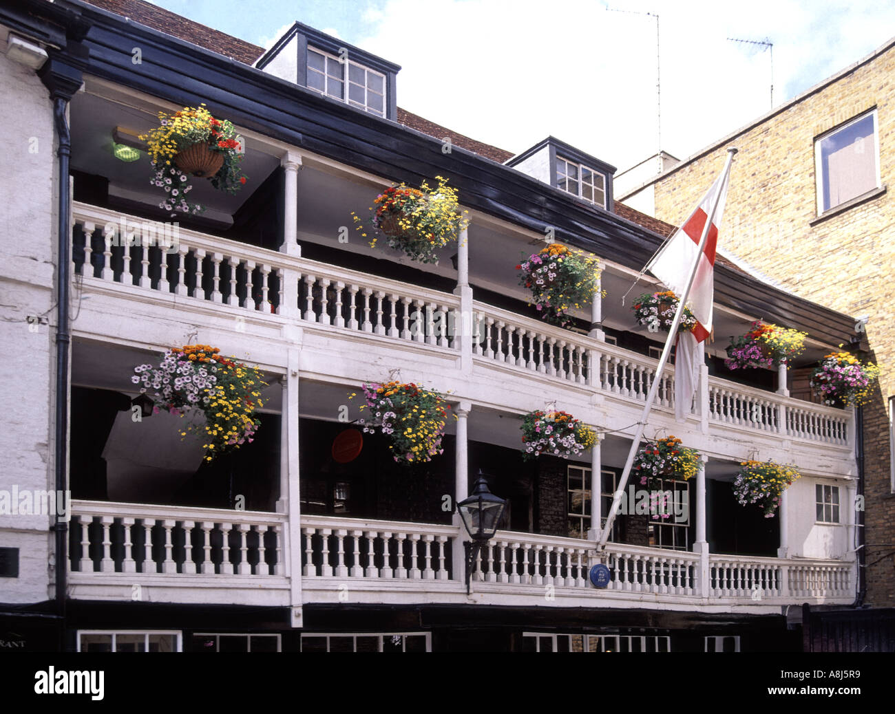 London The George Inn galleried old pub on Borough High Street claims associations with William Shakespeare & Charles Dickens Stock Photo