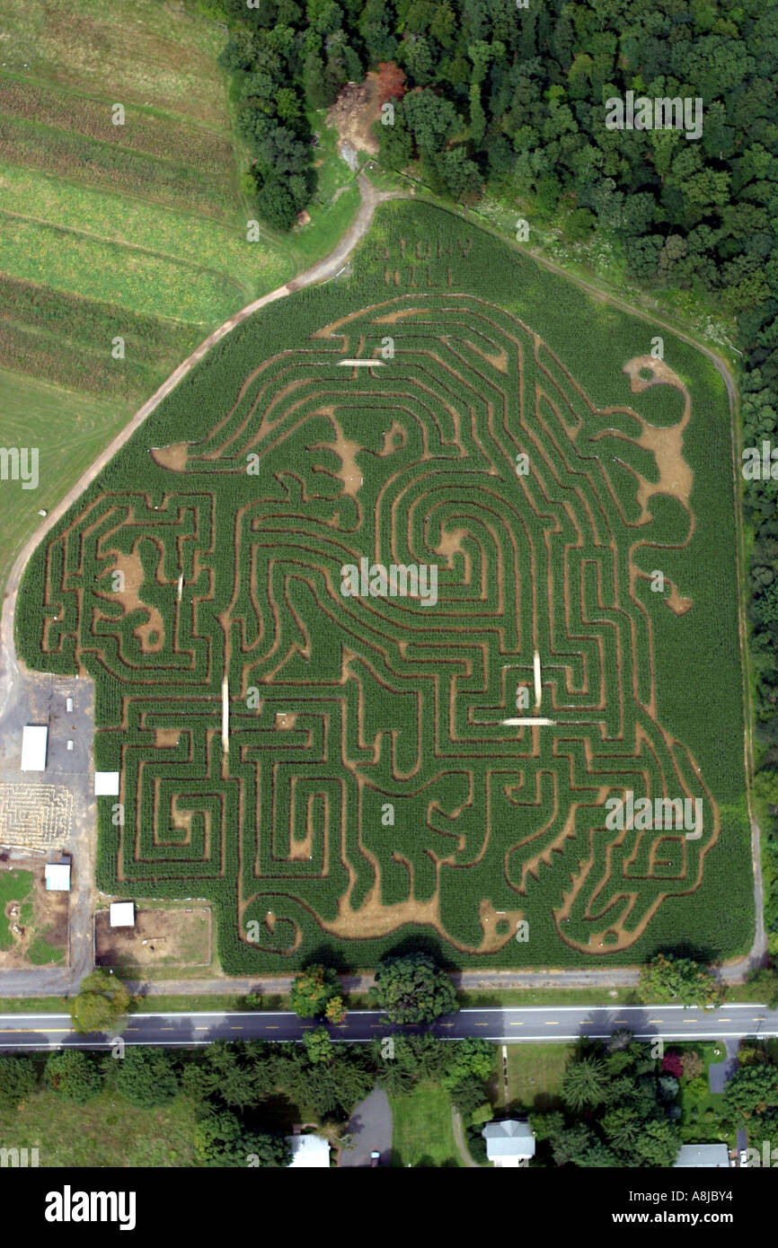 Corn maze aerial hires stock photography and images Alamy
