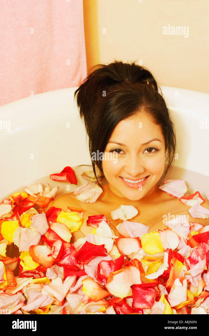 Ladies bathtub hires stock photography and images Alamy
