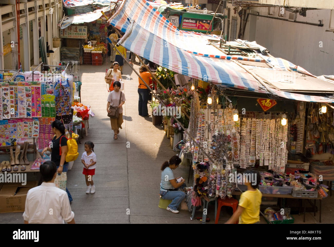 Asia China Hong Kong Wanchai market street scene 2006 Stock Photo - Alamy
