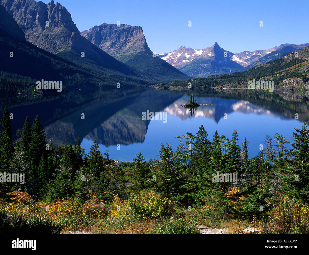 montana-autumn-saint-mary-s-lake-glacier-national-park-stock-photo-alamy