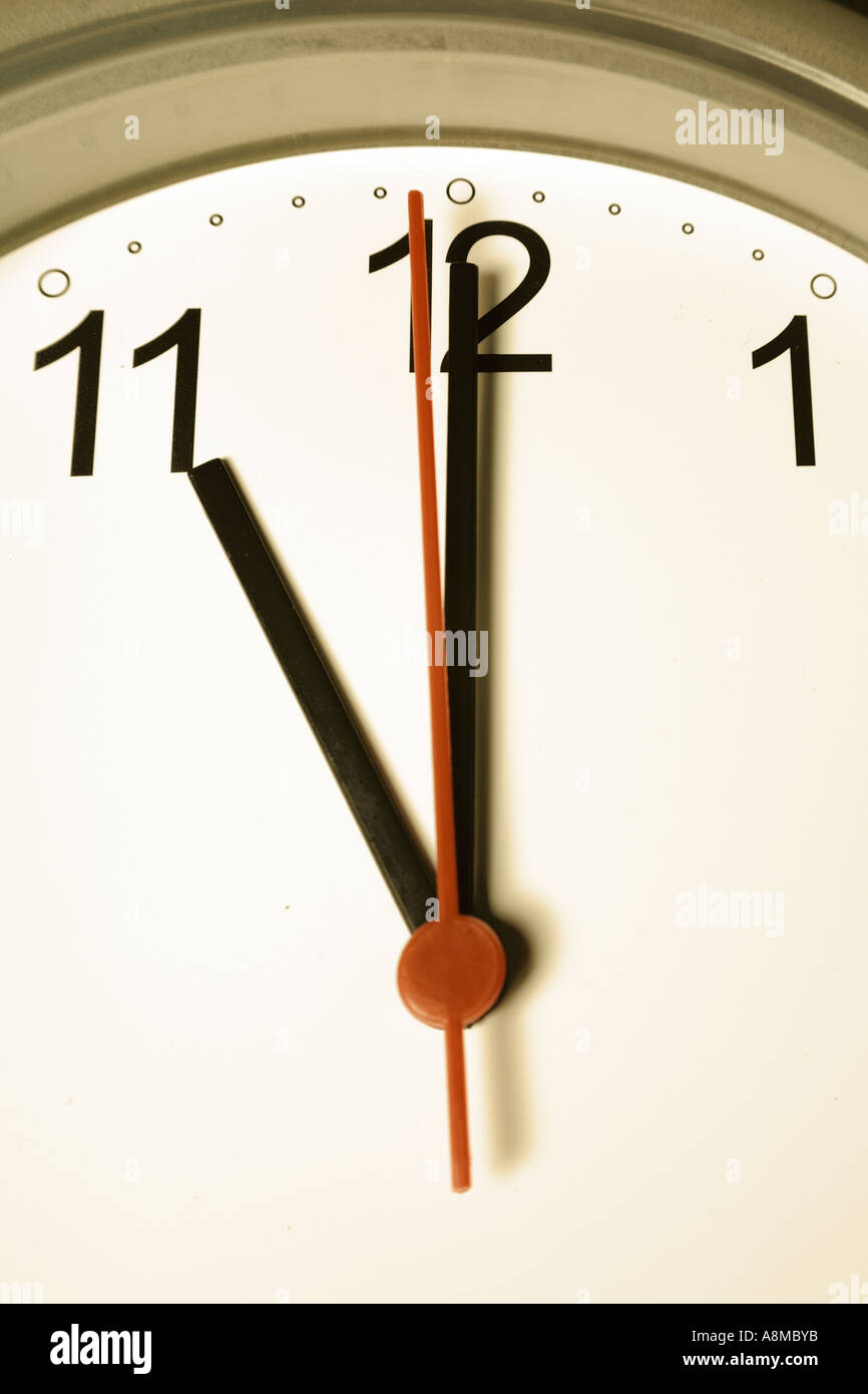 Clock face 11 oclock High Resolution Stock Photography and Images Alamy