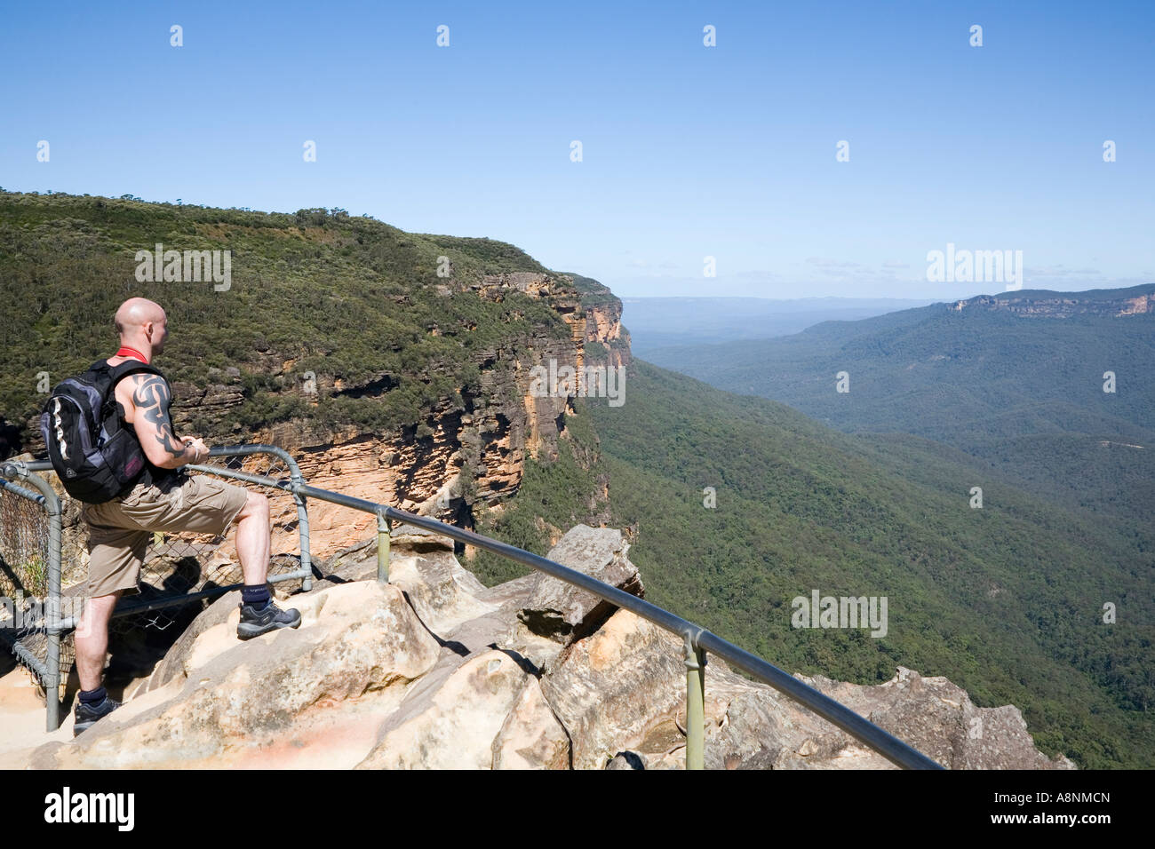Blue mountains cliff walk hi-res stock photography and images - Alamy