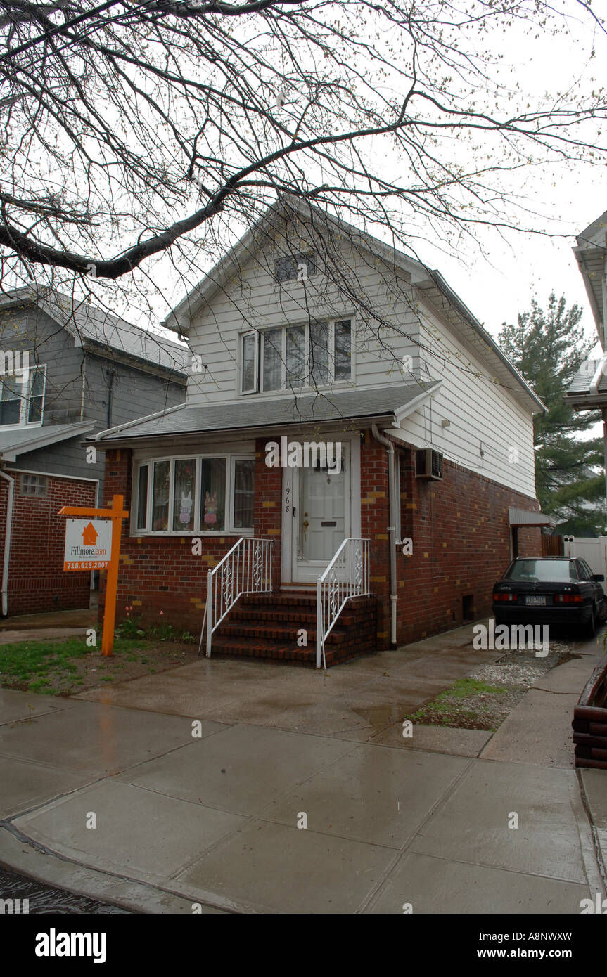 Homes in the Canarsie neighborhood of Brooklyn in NYC Stock Photo Alamy