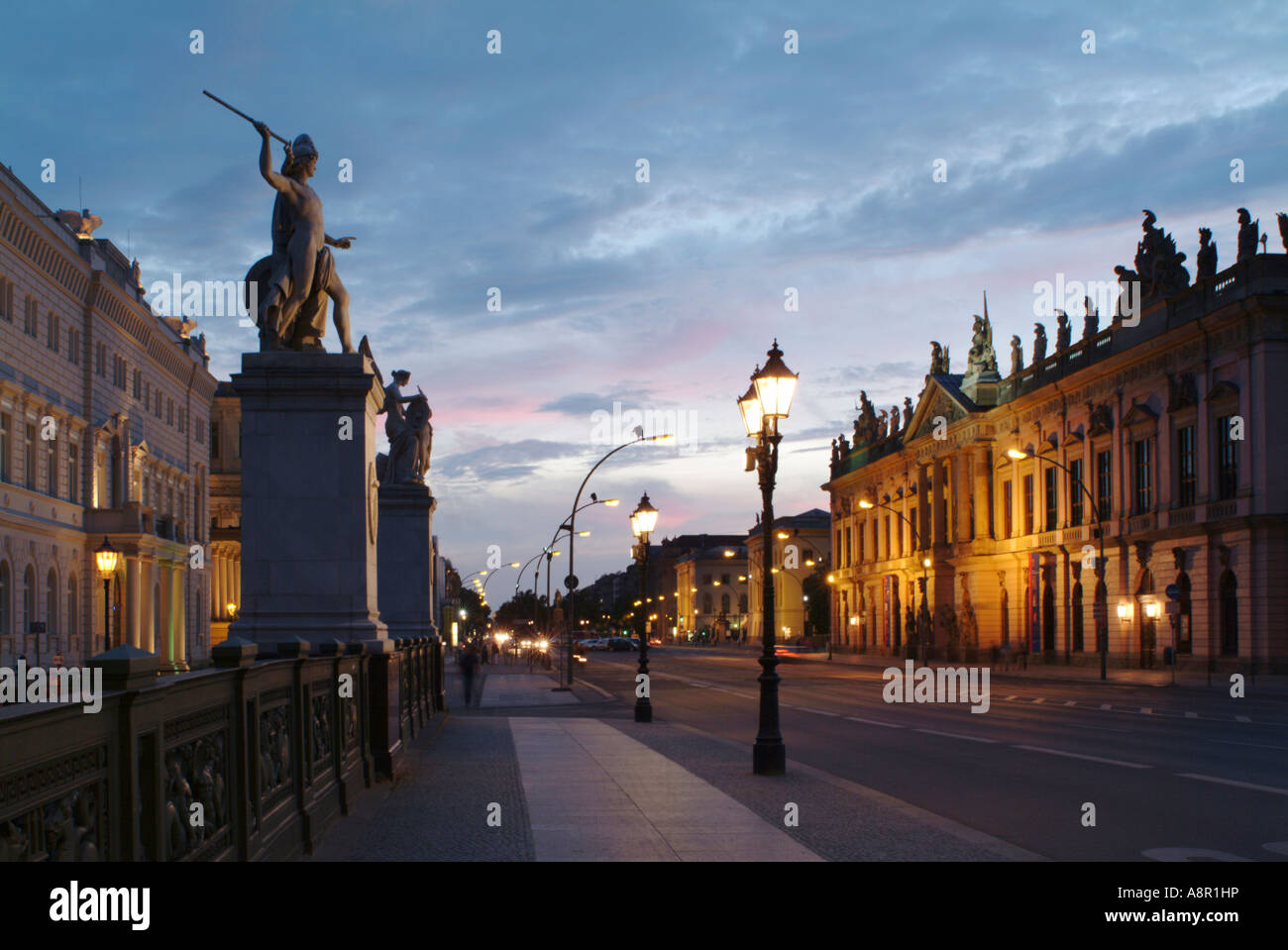 berlin-unter-den-linden-schlossbruecke-with-statues-by-karl-friedrich