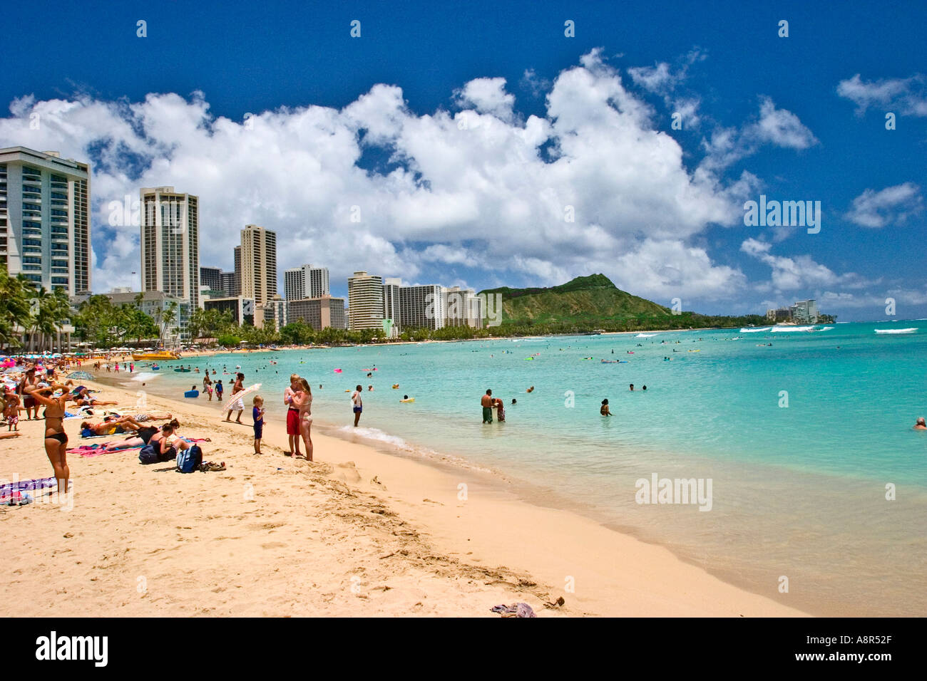 waikiki beach and diamond head Stock Photo - Alamy