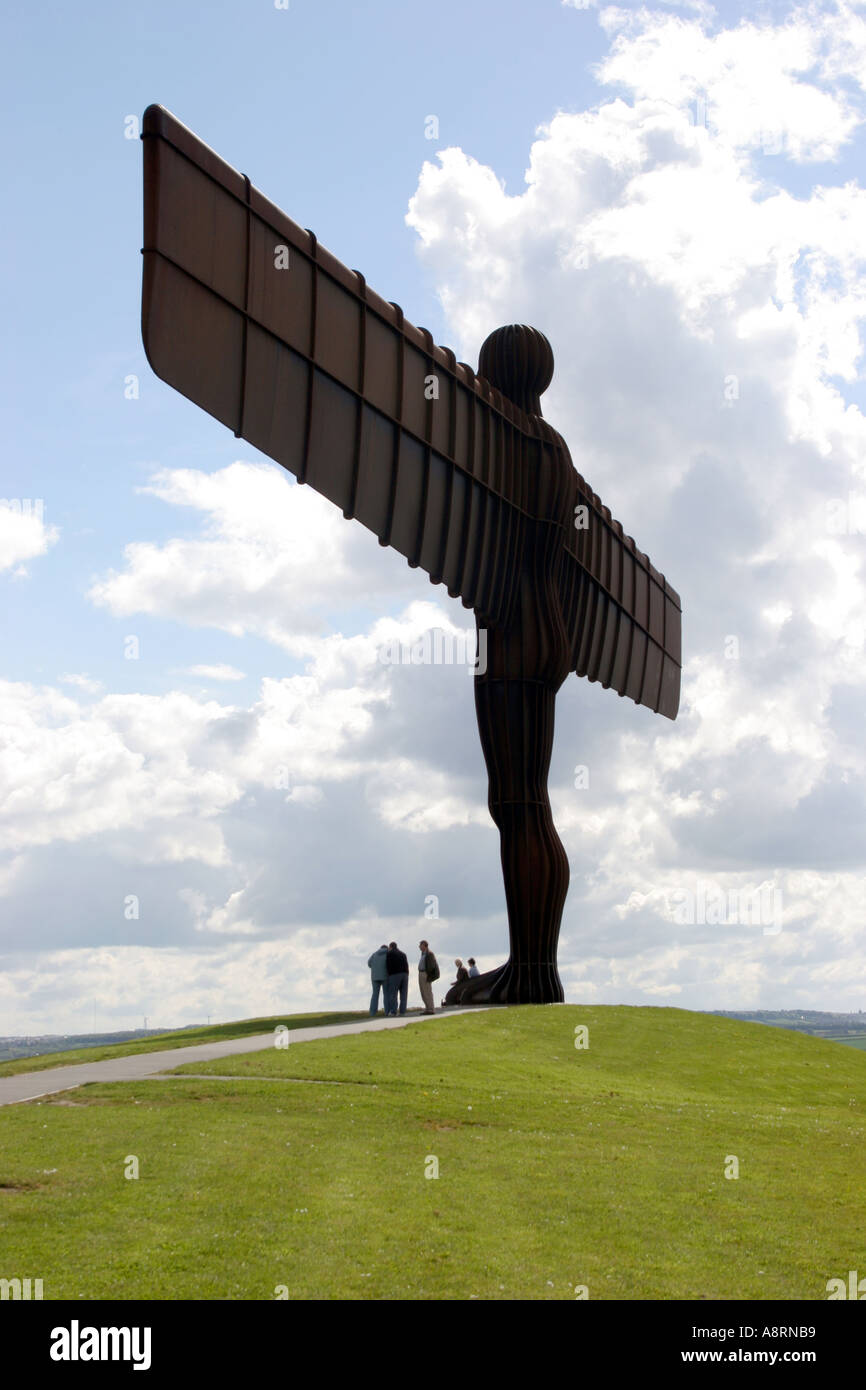 The angel of the north sculpture by Anthony Gormley Gateshead Newcastle ...