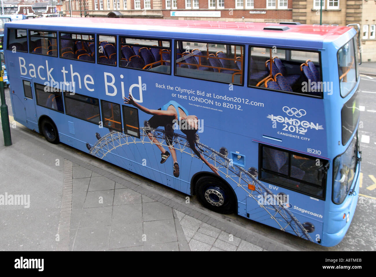 The blue Back the bid bus The Secretary of State for Culture Media and Sport Tessa Jowell visiting Nottingham Indoor Ar Stock Photo