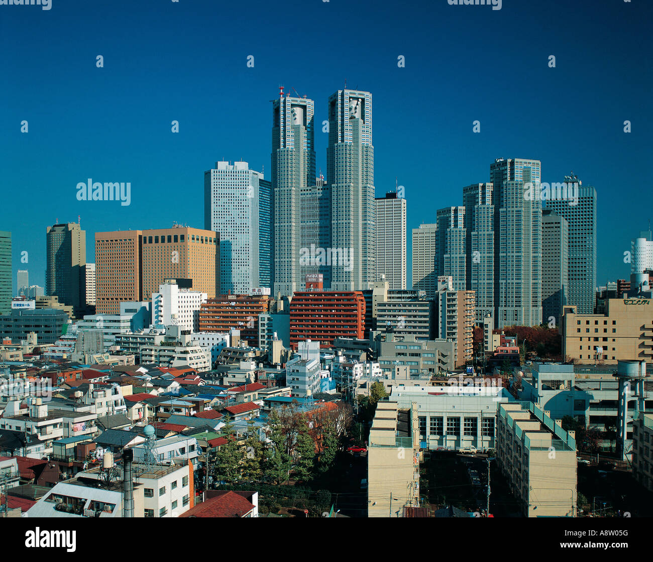 Skyscrapers tokyo japan hi-res stock photography and images - Alamy