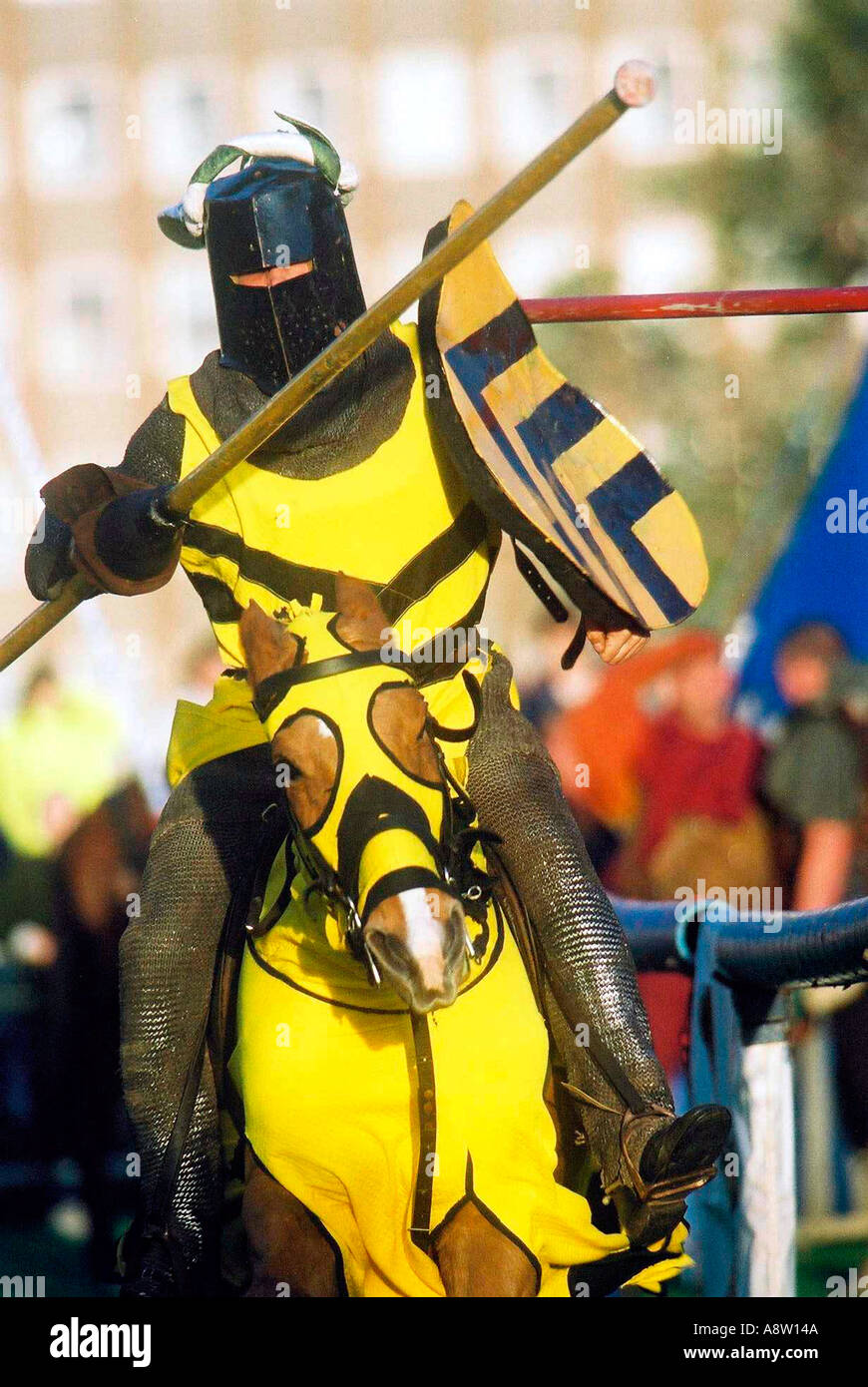 The Yellow knight at the Robin Hood Pageant Jousting Stock Photo Alamy