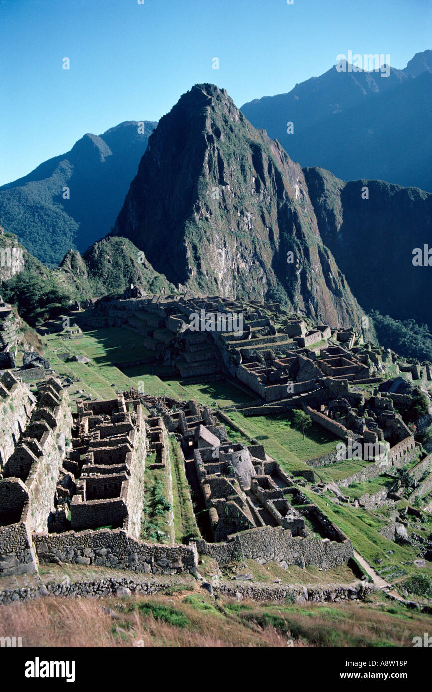 Machu picchu people hi-res stock photography and images - Alamy