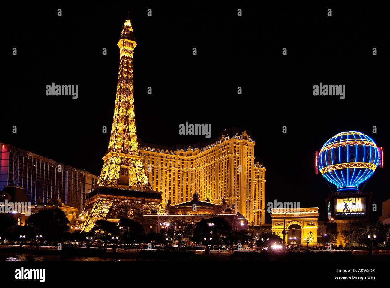 File:DSC33352, Paris Hotel and Casino, Las Vegas, Nevada, USA  (5313670719).jpg - Wikimedia Commons
