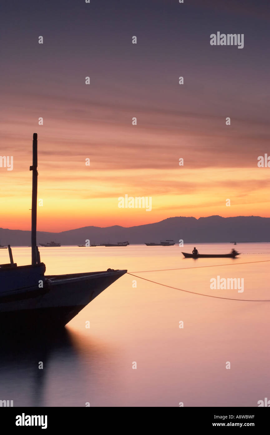 Fishing boats sea sunset hi-res stock photography and images - Alamy